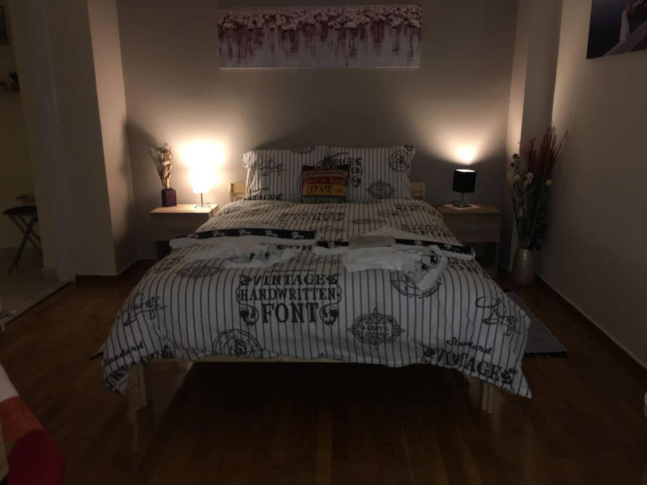 La Vie En Rose Studio,Close To Beach, Paleo Faliro Athena Bagian luar foto